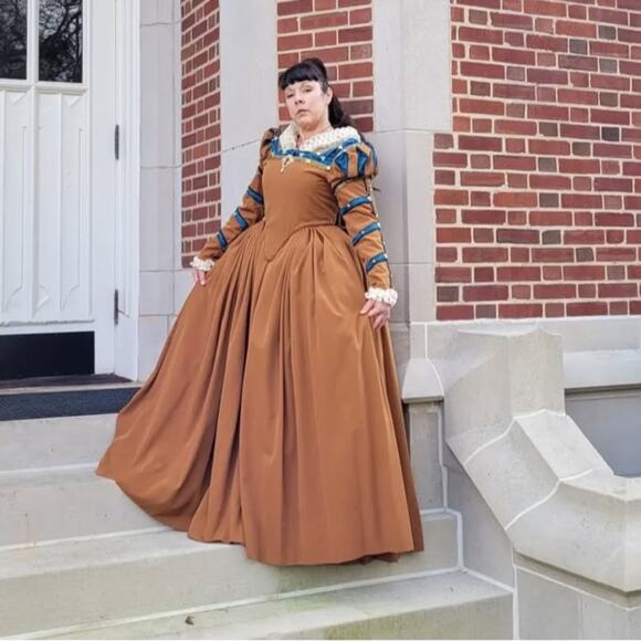 Gold/blue Renaissance gown - Picture 1 of 11